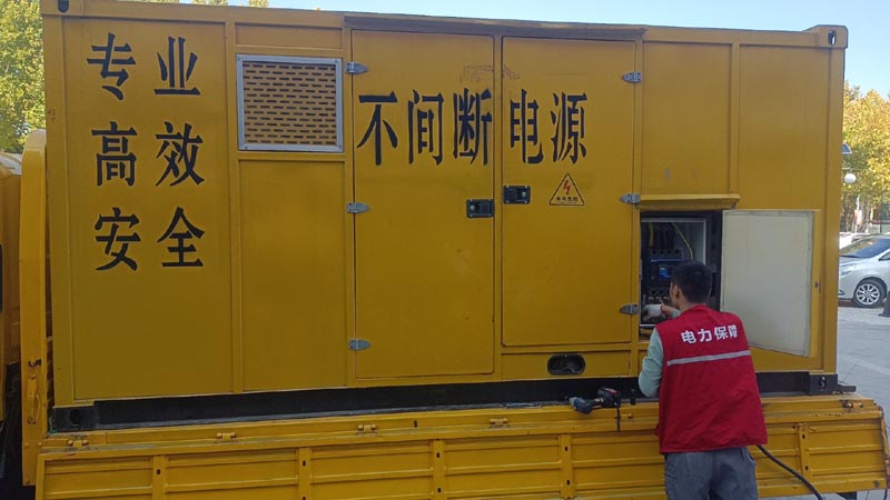 盐池柴油发电机组和UPS电源配合使用时，如何避免切换过程中的电力中断？